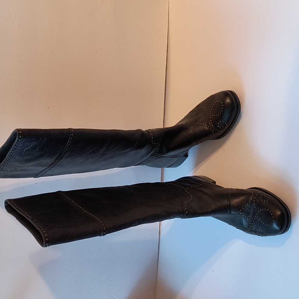 No. 704b. black leather pull-on boots-sz 7 1/2   (EU 38)